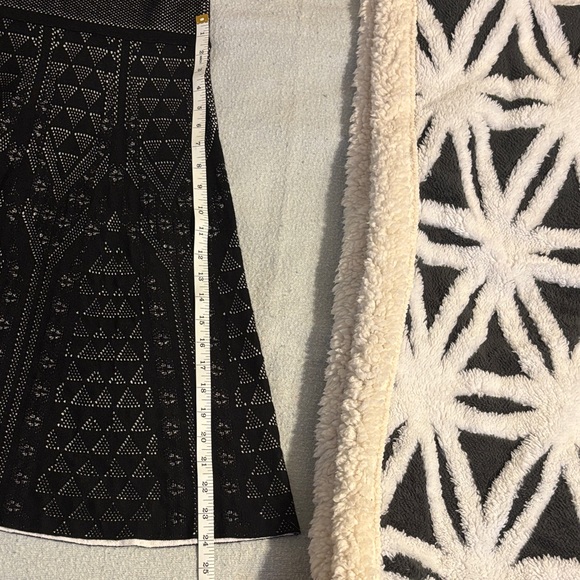 41 Hawthorn Black Geometric Mini Dress - Picture 6 of 9